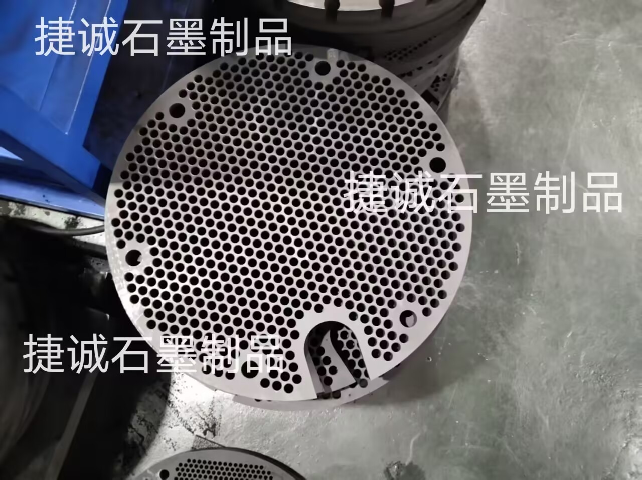 石墨燒結盤，鐘罩爐燒結石墨盤，石墨盤，銅粉燒結石墨盤，燒結石墨盤，銅粉燒結石墨模具，石墨盤加工，鐘罩爐石墨盤，隧道爐石墨盤，推板爐石墨盤，石墨盤加工廠