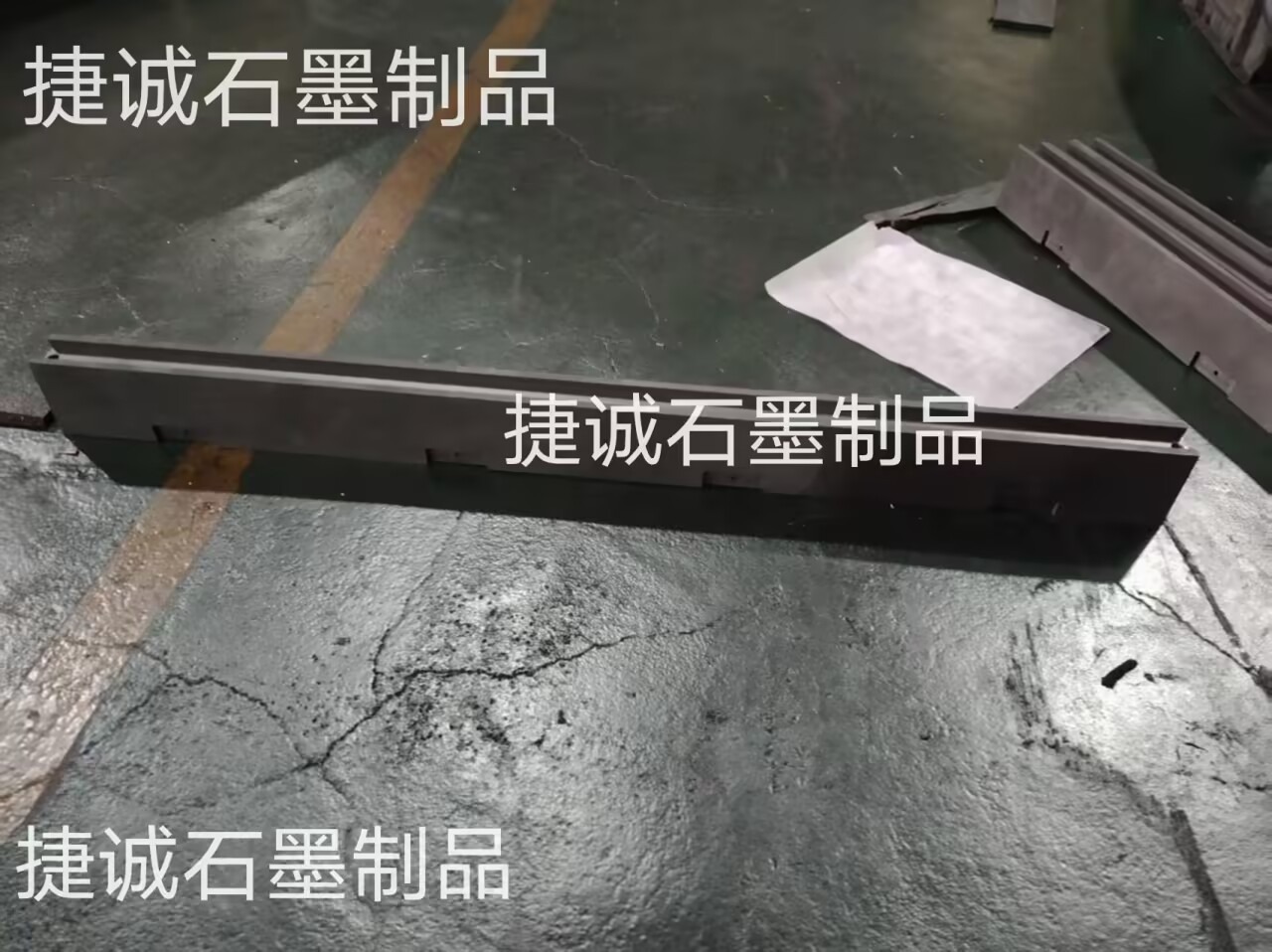 真空爐石墨橫梁，真空爐石墨件，真空爐石墨配件，真空爐石墨件，真空爐石墨件石墨橫梁，真空爐石墨配件石墨橫梁，真空爐石墨件加工，真空爐石墨件生產(chǎn)廠家