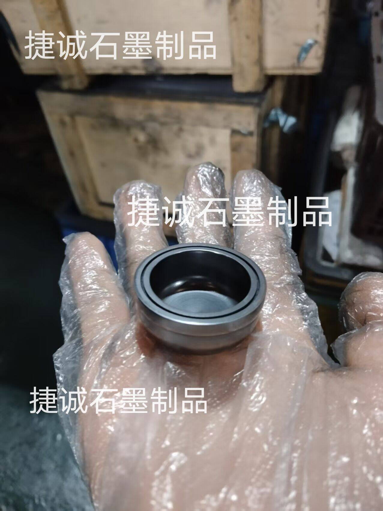 石墨坩堝，熔金石墨坩堝，石墨匣缽坩堝，等靜壓石墨坩堝，高純石墨坩堝，石墨坩堝加工，高精密石墨坩堝，石墨坩堝生產(chǎn)廠家